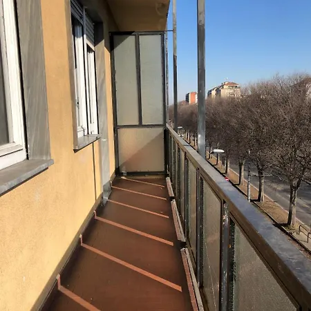 Yhome | J Stadium - Toscana Апартаменты Турин